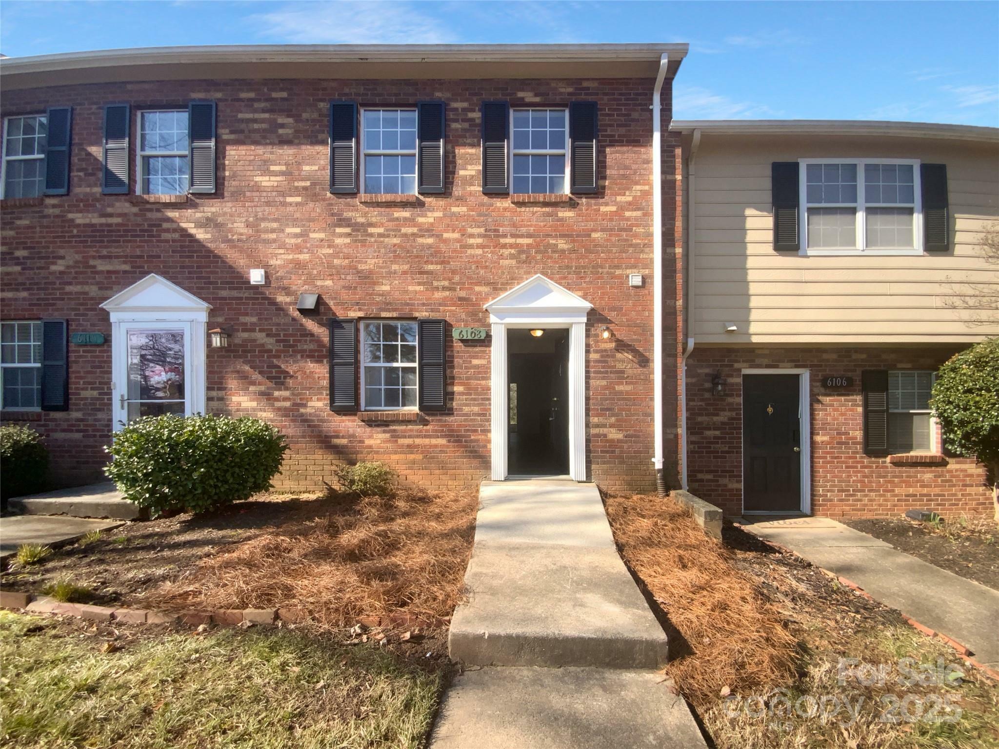 6108 Heath Ridge Court  Charlotte NC 28210 photo