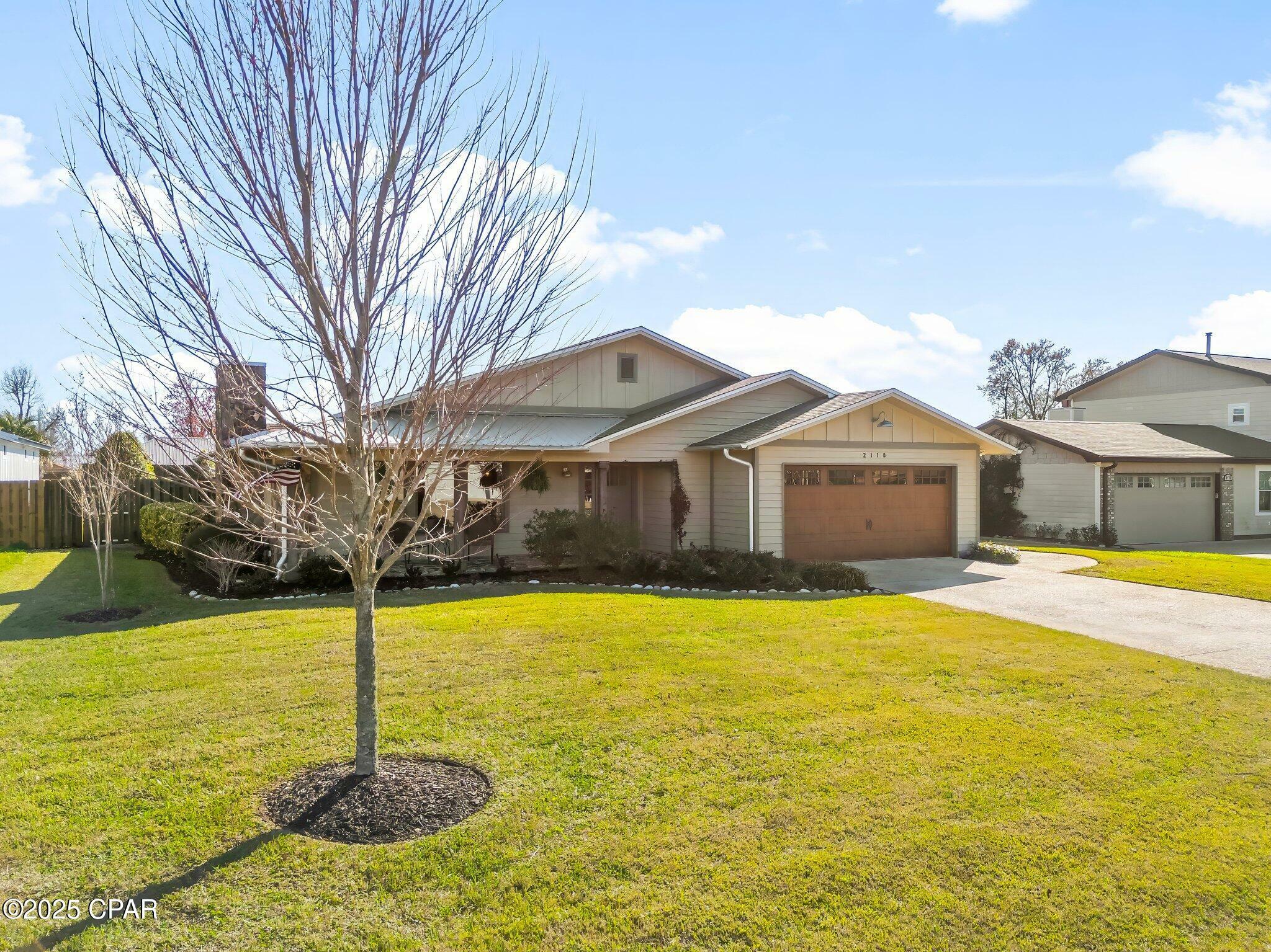 Property Photo:  2118 Shamrock Lane  FL 32444 