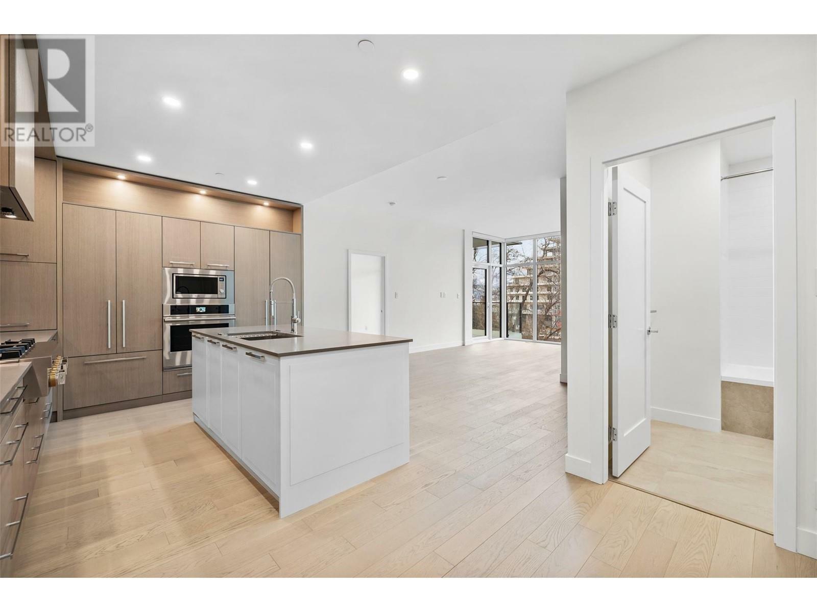 Property Photo: 3389 Lakeshore Road 403 BC V1W 0G5