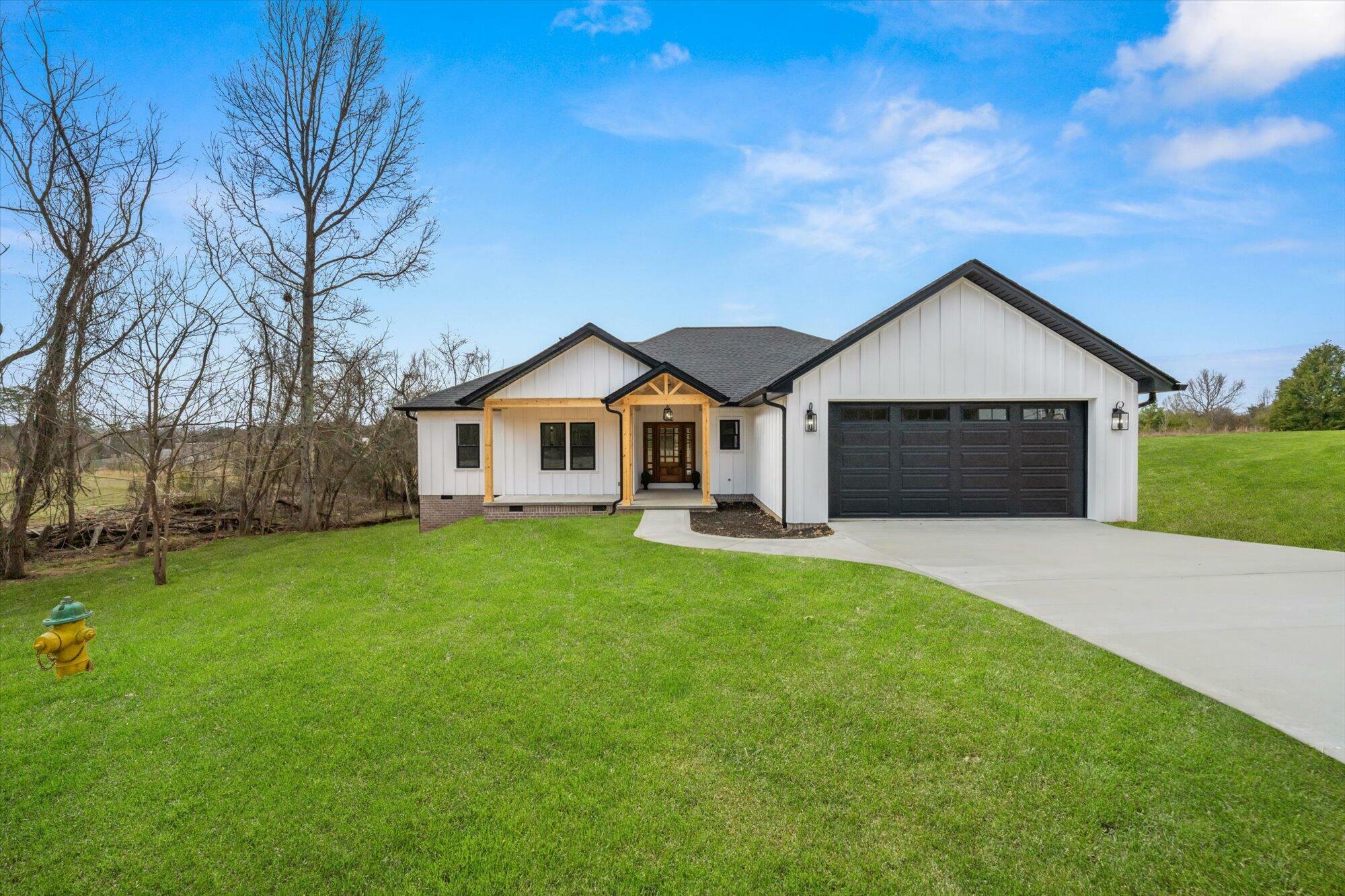 Property Photo:  211 W Park Circle  TN 37322 