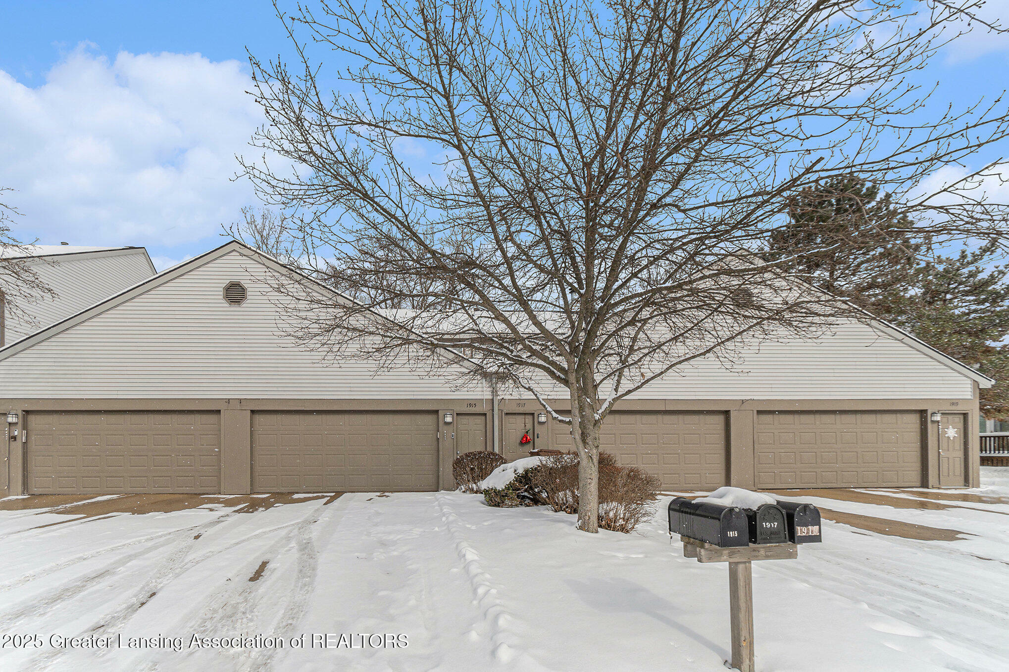 1915 Lourdes Court  Lansing MI 48910 photo