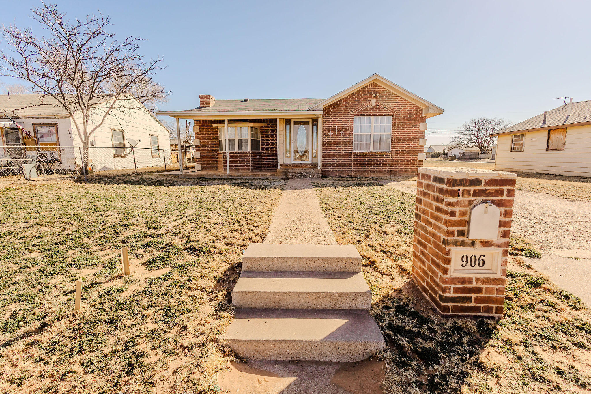 Property Photo: 906 N 3rd Street TX 79316