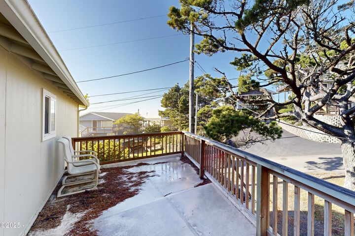 Property Photo: 7150 Neptune Avenue OR 97388