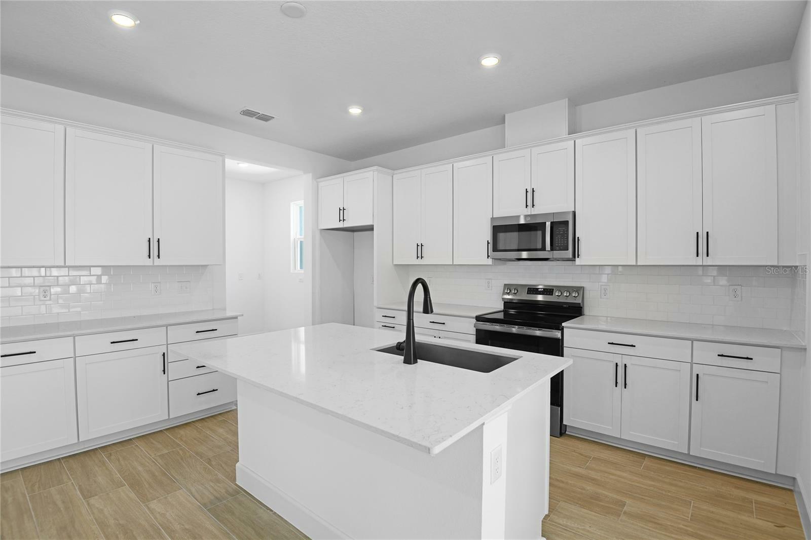 Property Photo: 3725 Deer Ridge Drive FL 32757