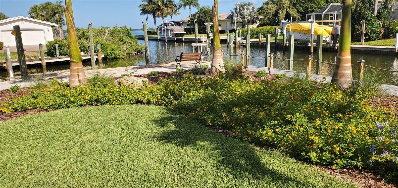 Property Photo: 232 Bahia Vista Drive FL 34223