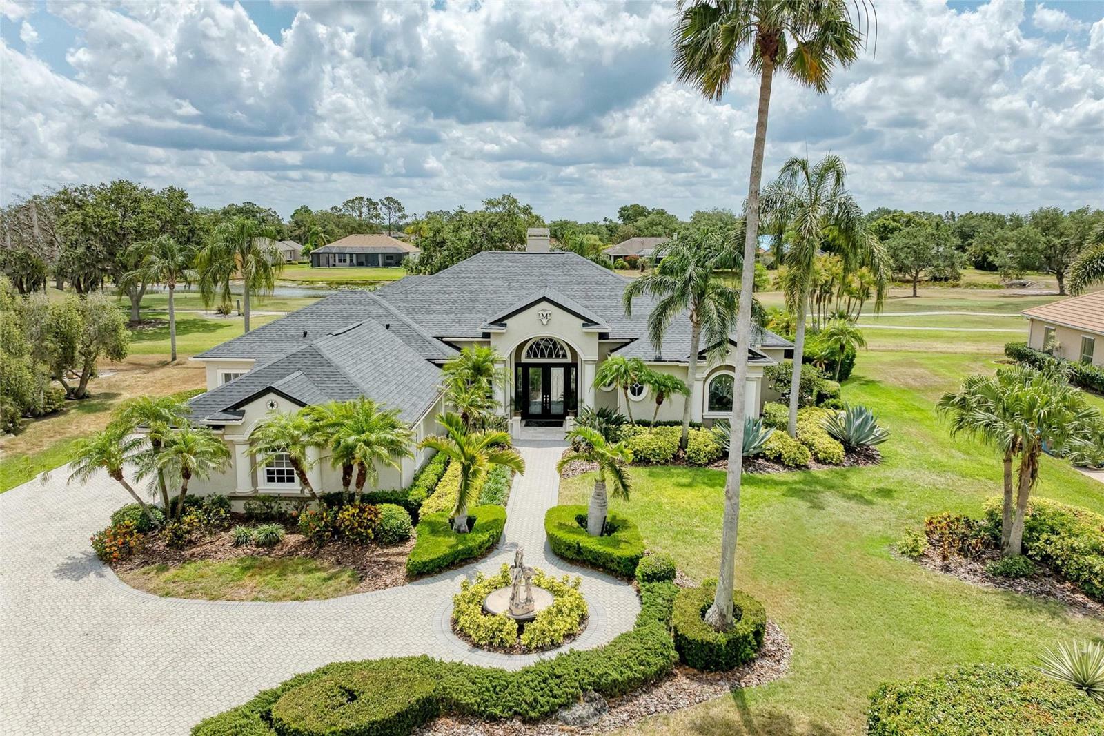 Property Photo: 10002 Cherry Hills Avenue Circle FL 34202