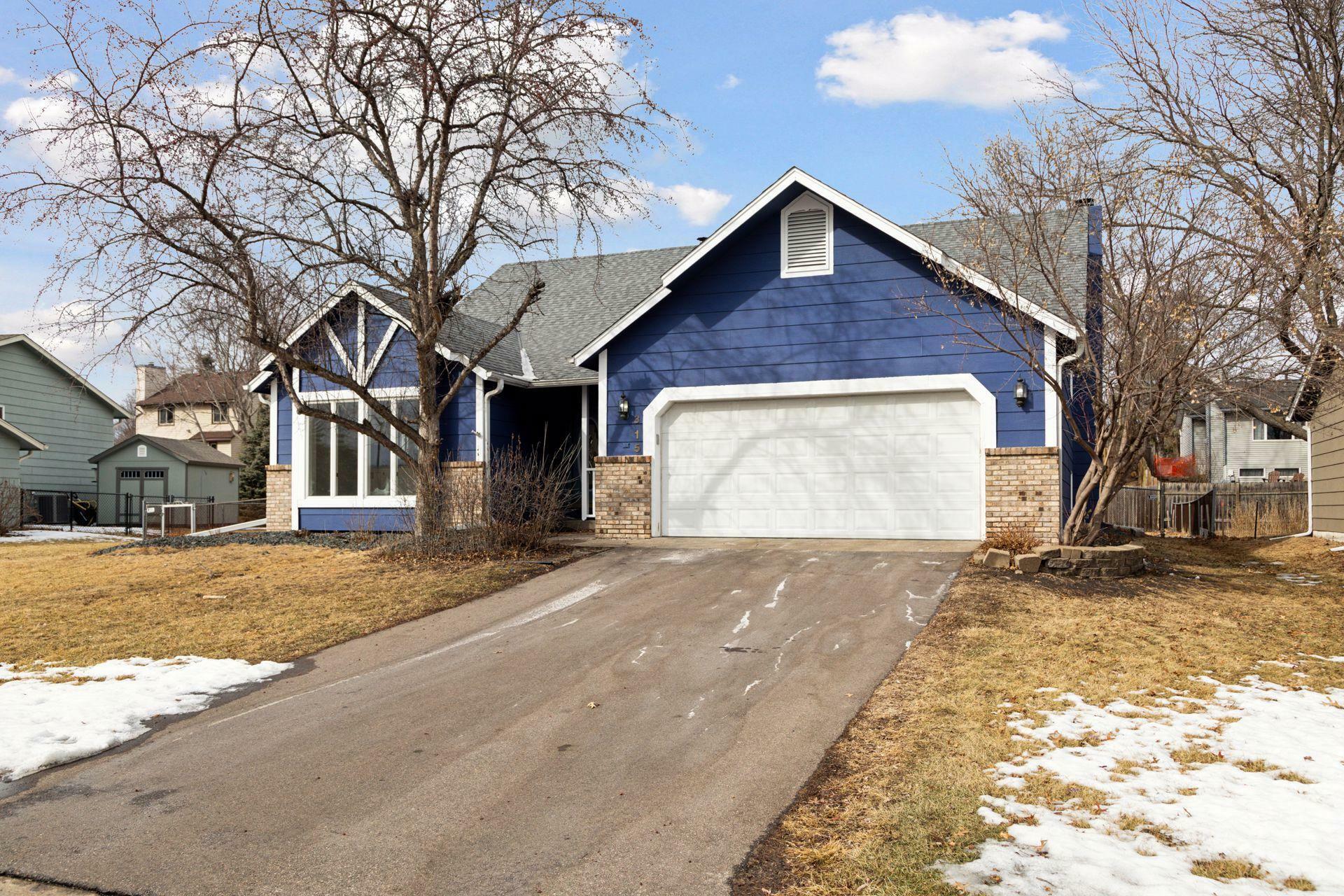 Property Photo:  315 Oakhill Drive  MN 55126 