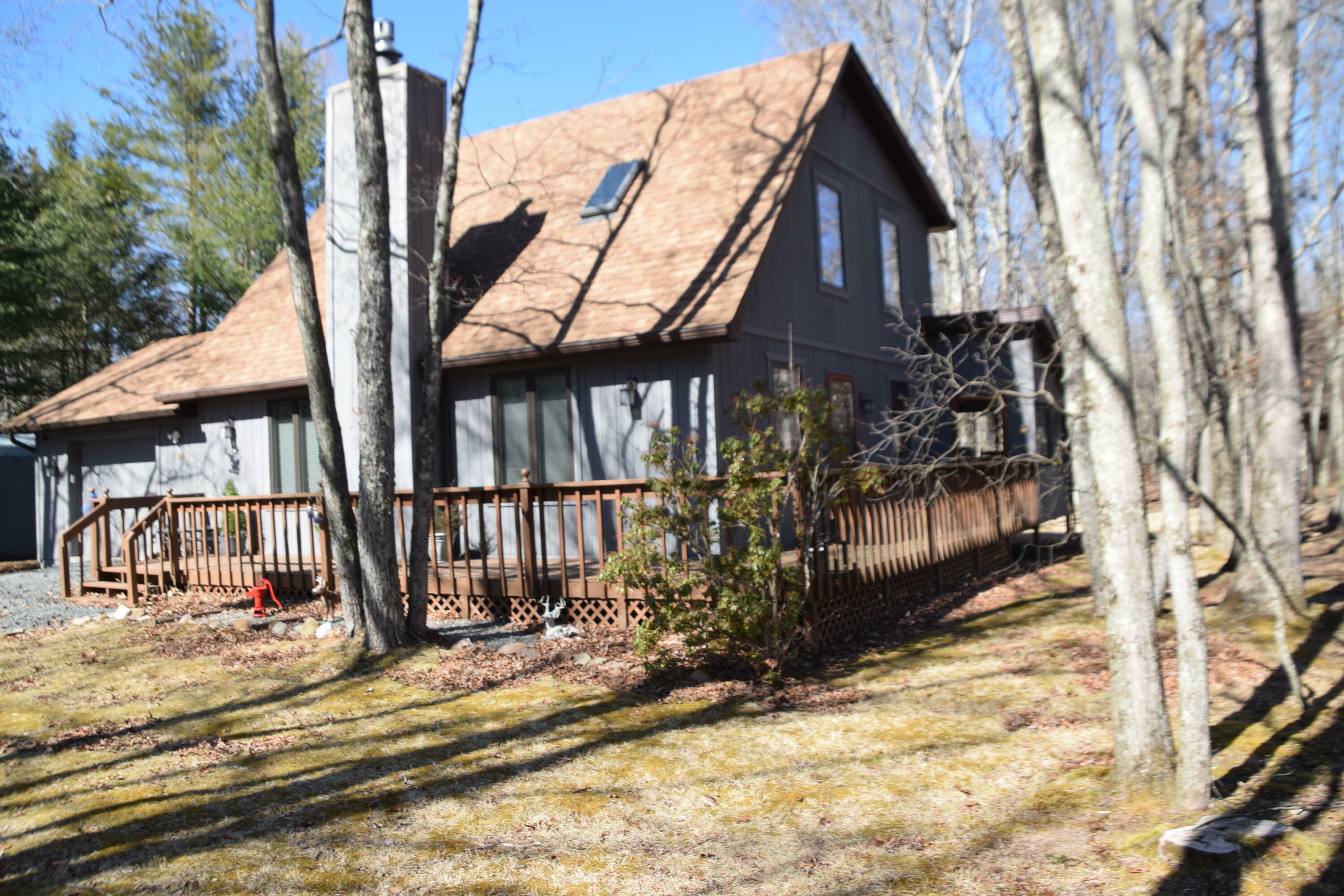 Property Photo:  60 Keats Lane  PA 18210 