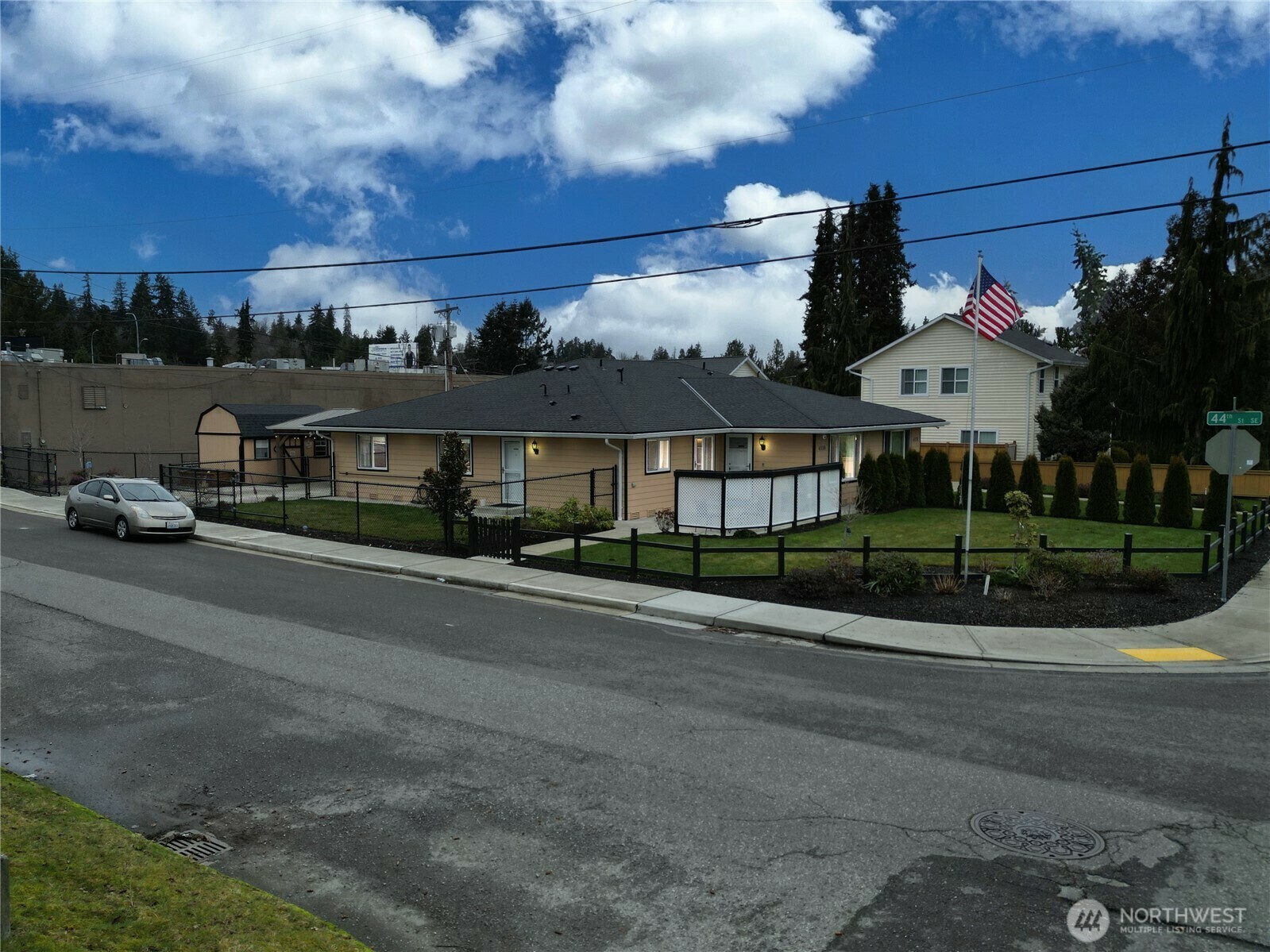 Property Photo:  4330  Hoyt Avenue  WA 98203 