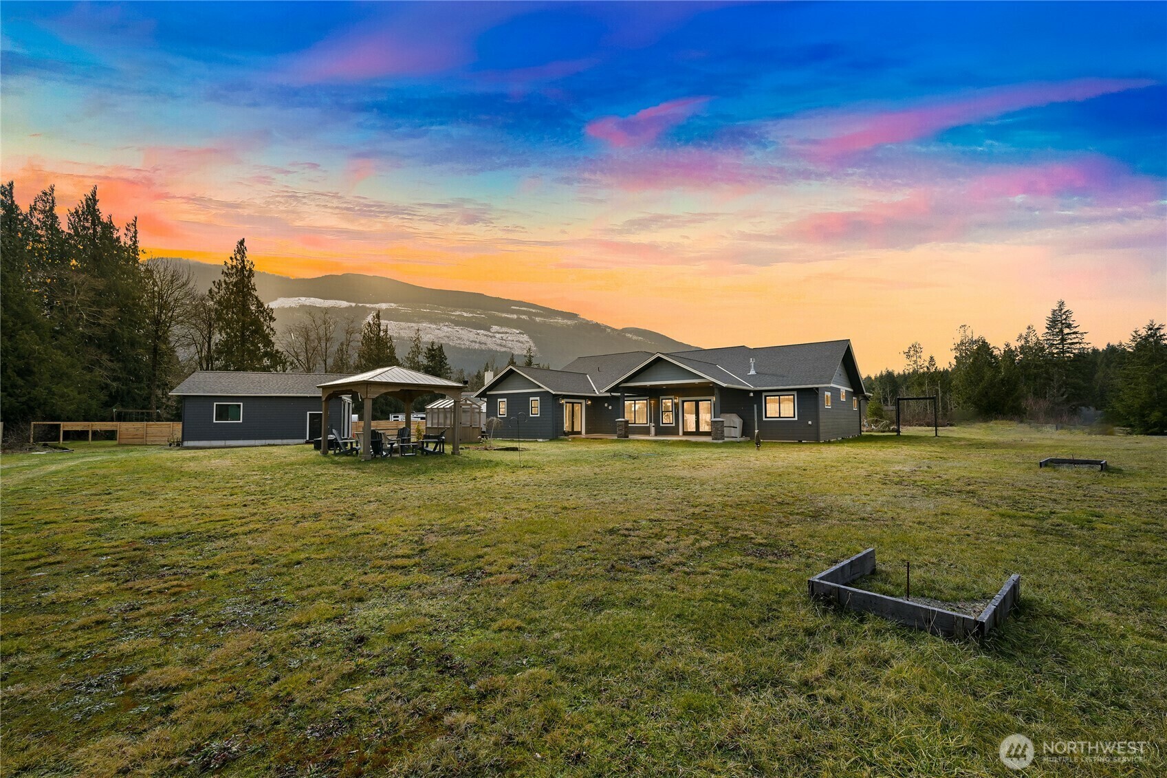 Property Photo:  8079  Coyote Springs Lane  WA 98284 