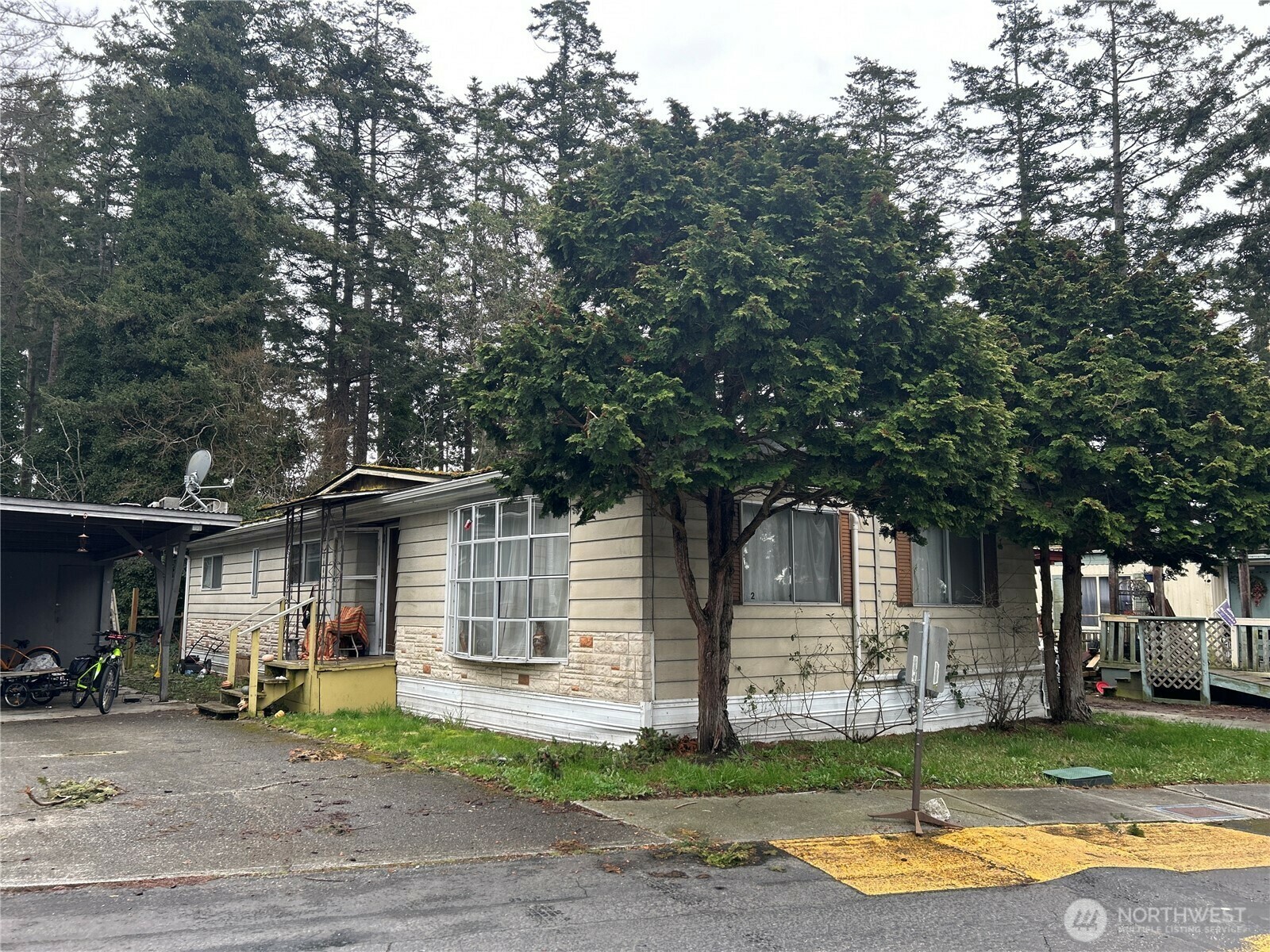 Property Photo:  700 NW Crosby Avenue 2  WA 98277 