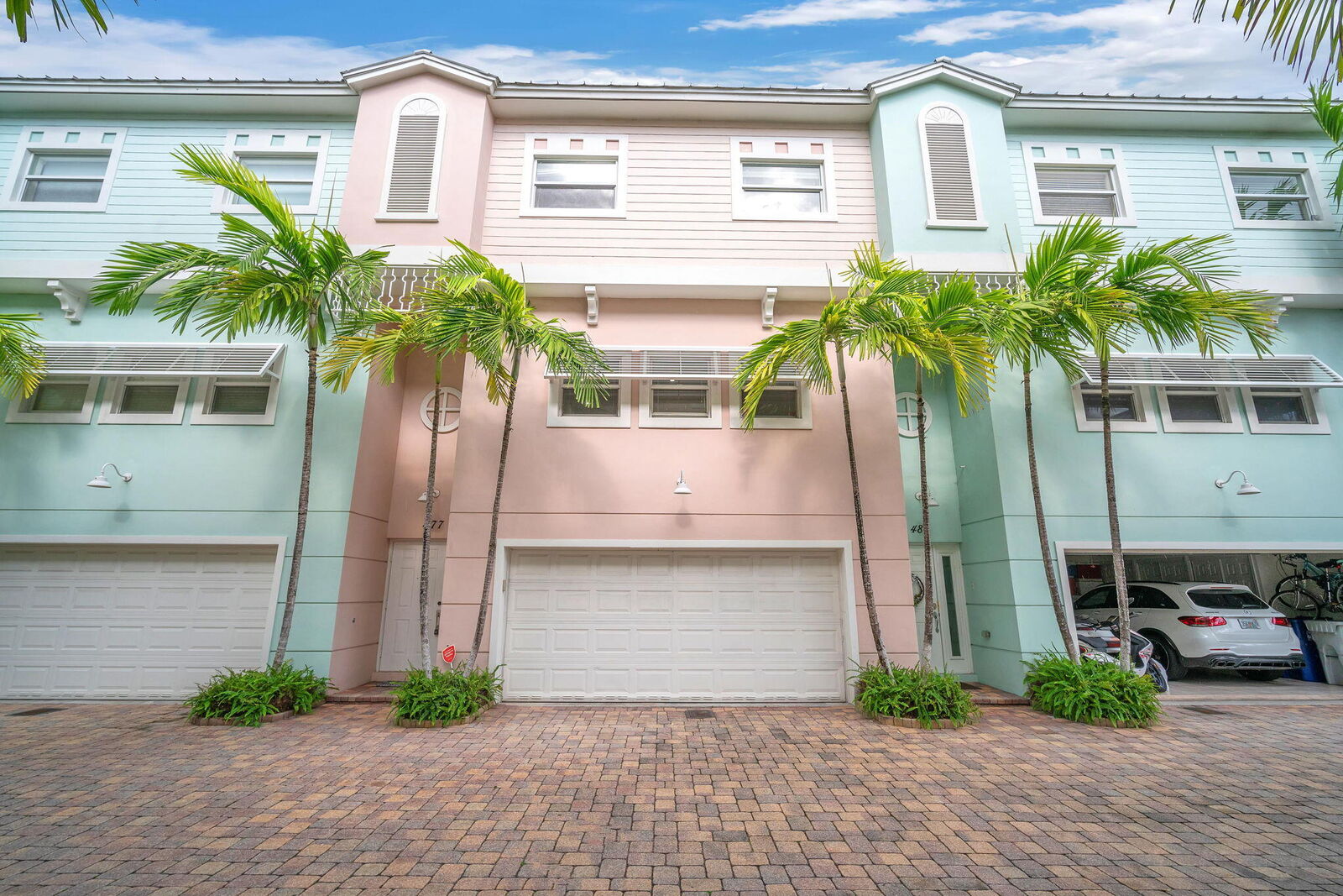 Property Photo: 477 NE 1 Street FL 33060