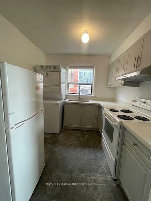 Property Photo:  1516 Eglinton Ave W Apt 1  ON M6E 2G5 