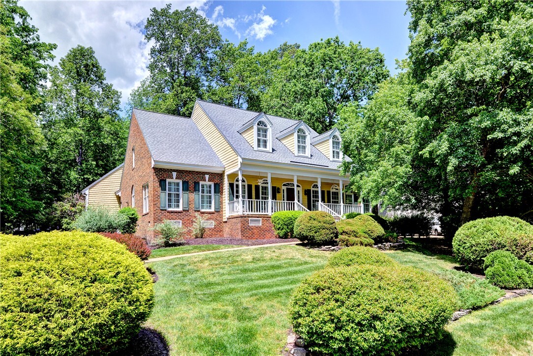 Property Photo: 109 Stone Bridge VA 20188