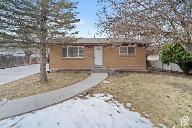 Property Photo:  446 E Mountain View Dr S  UT 84070 