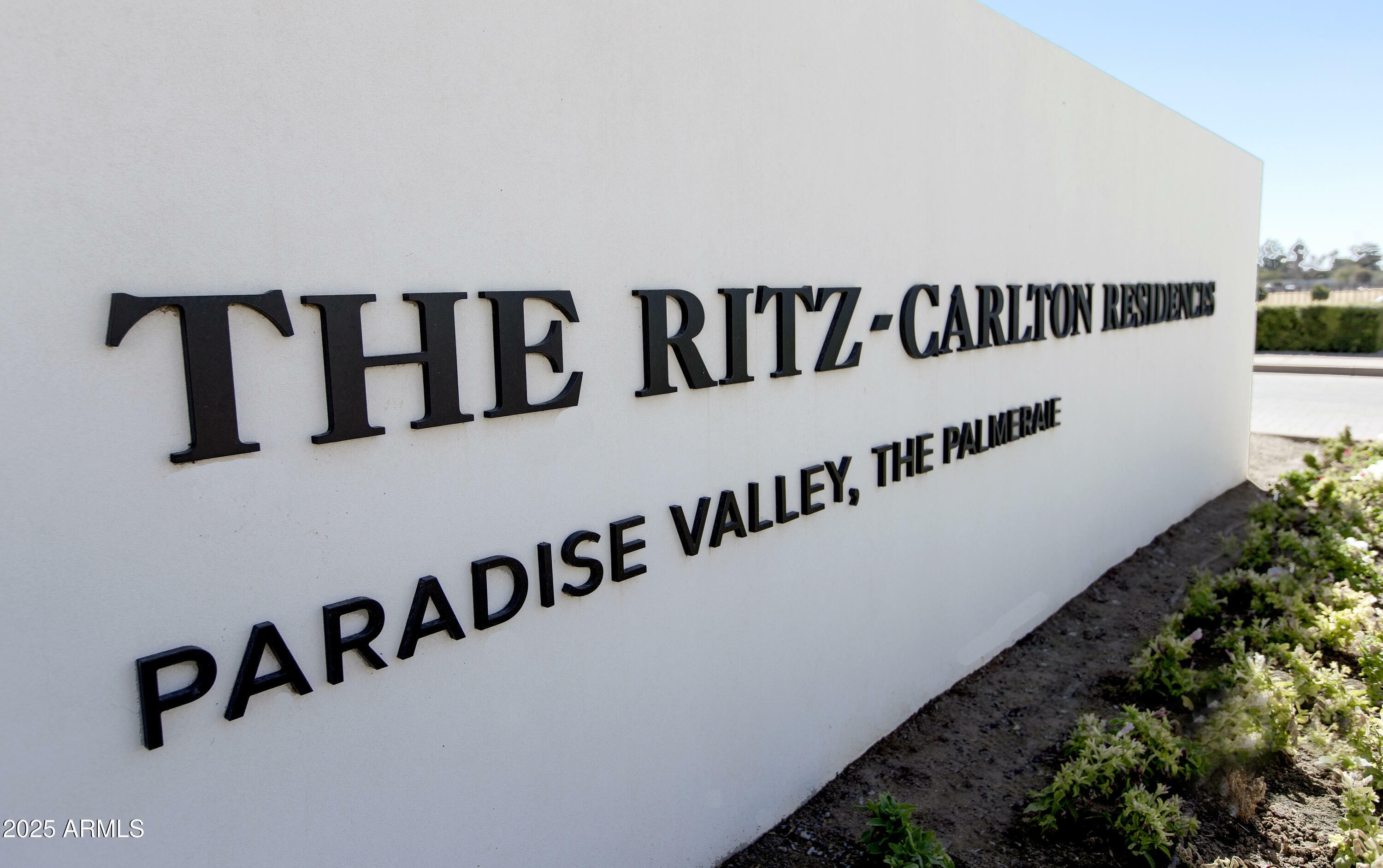 Property Photo: 6587 N Palmeraie Boulevard 2041 AZ 85253