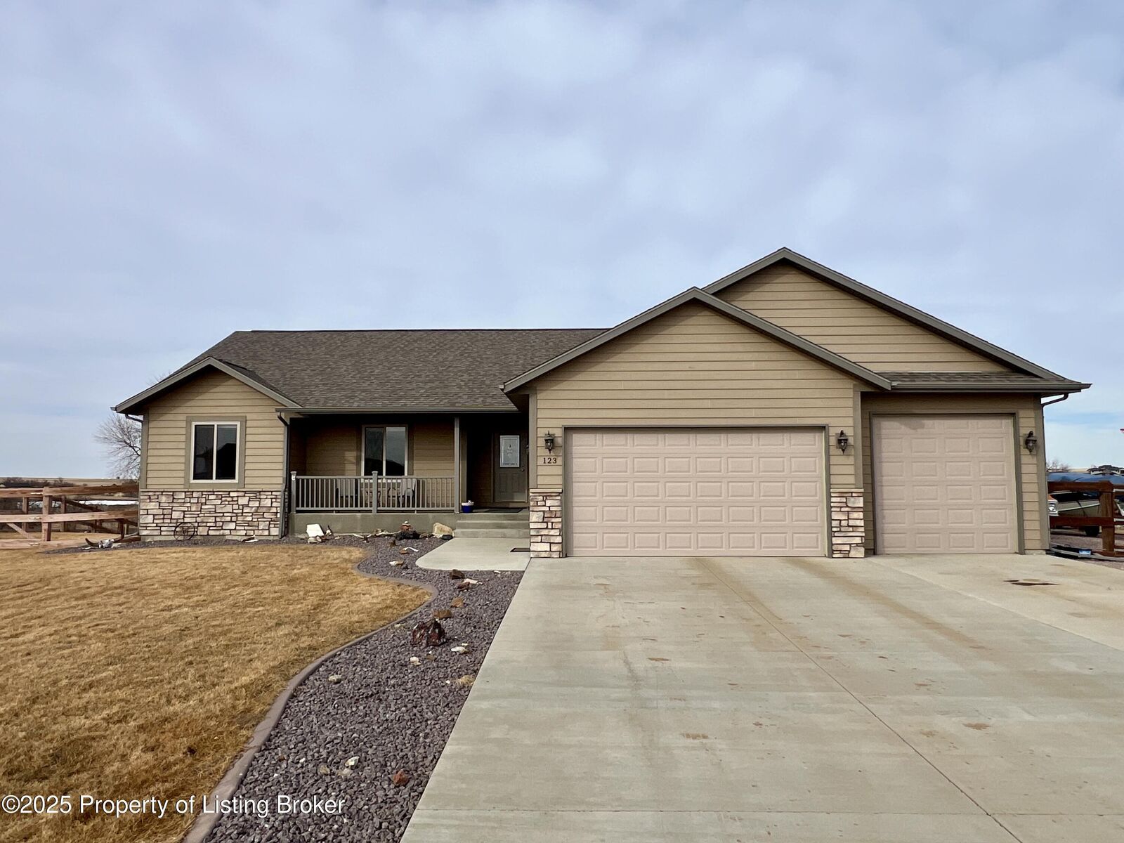Property Photo: 123 North Avenue ND 58655
