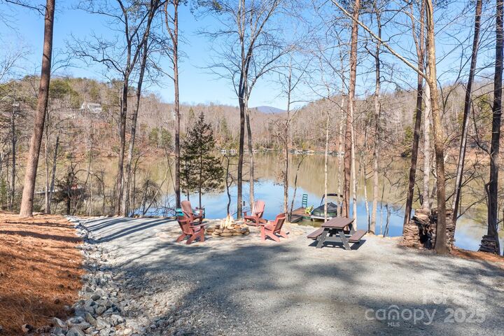 Property Photo: 940 Hawk Ridge Drive NC 28756