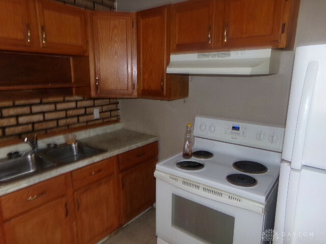 Property Photo:  918 Dennison Avenue  OH 45417 