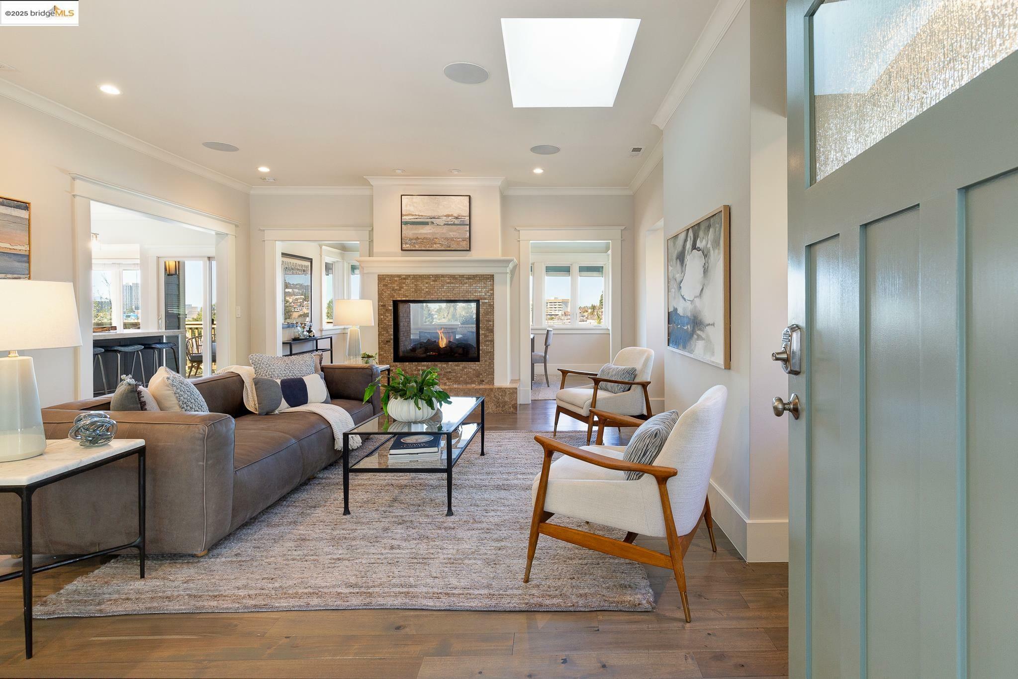 687 Fairmount Ave  Oakland CA 94611 photo