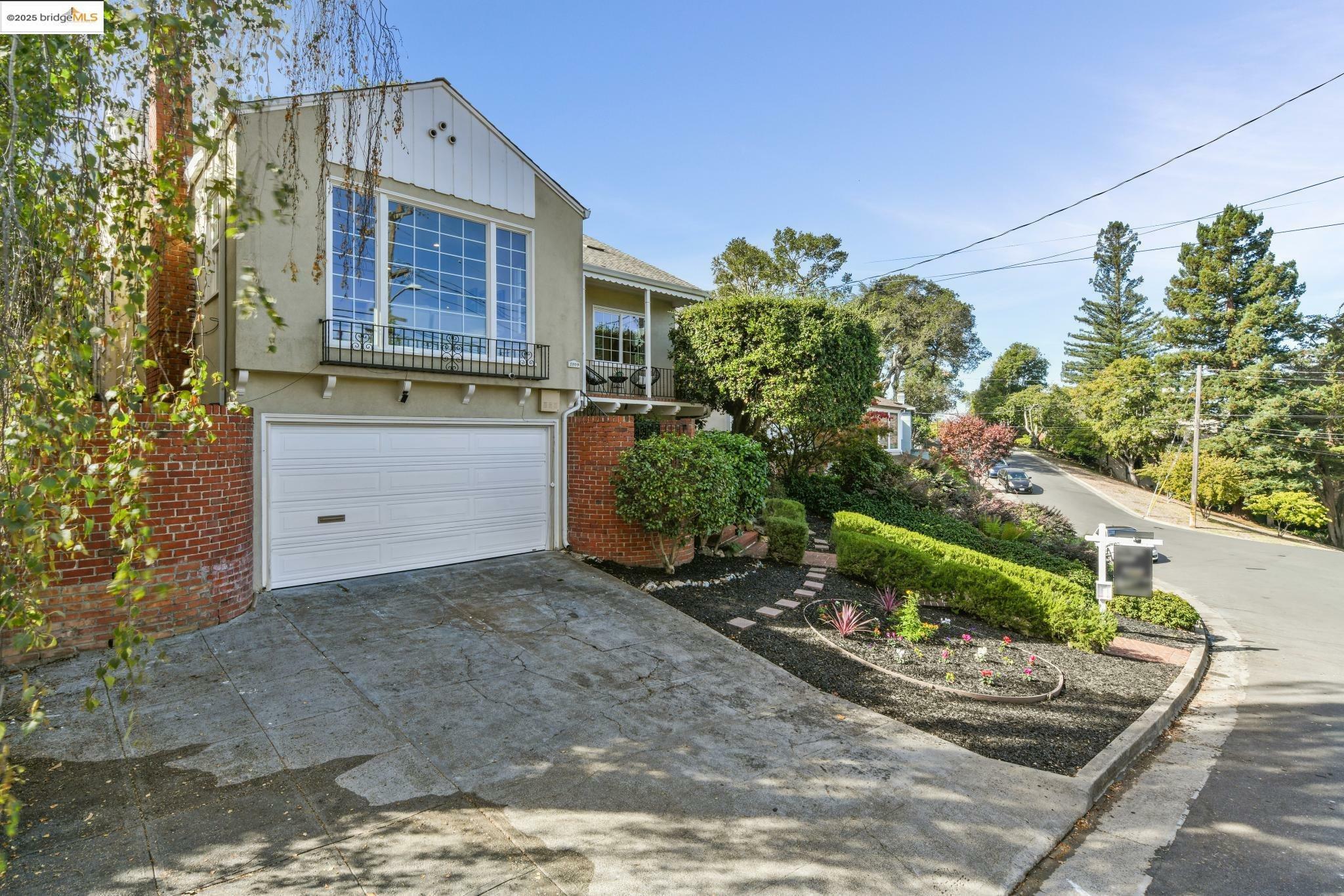 Property Photo:  1809 Carter St  CA 94602 