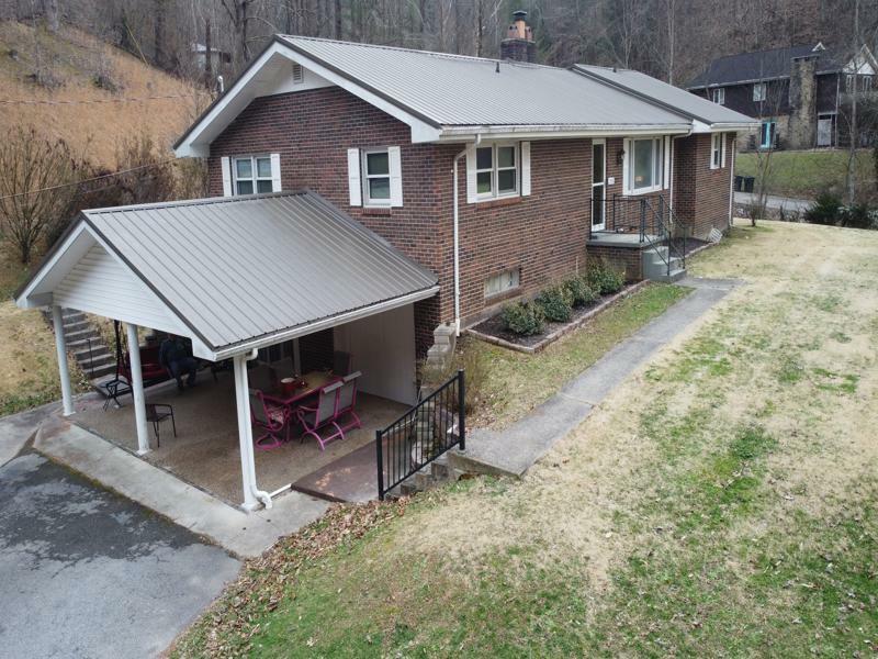 Property Photo: 214 Oaklawn Estates KY 41222