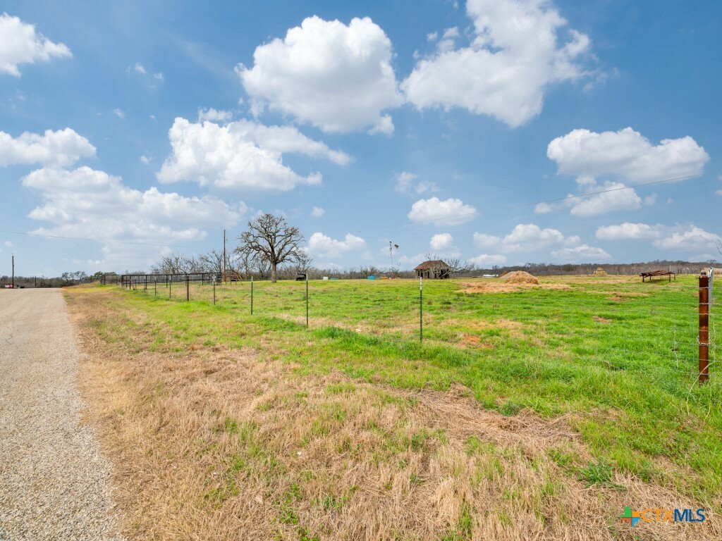 Property Photo: 1000 Mill Creek Rd TX 78155