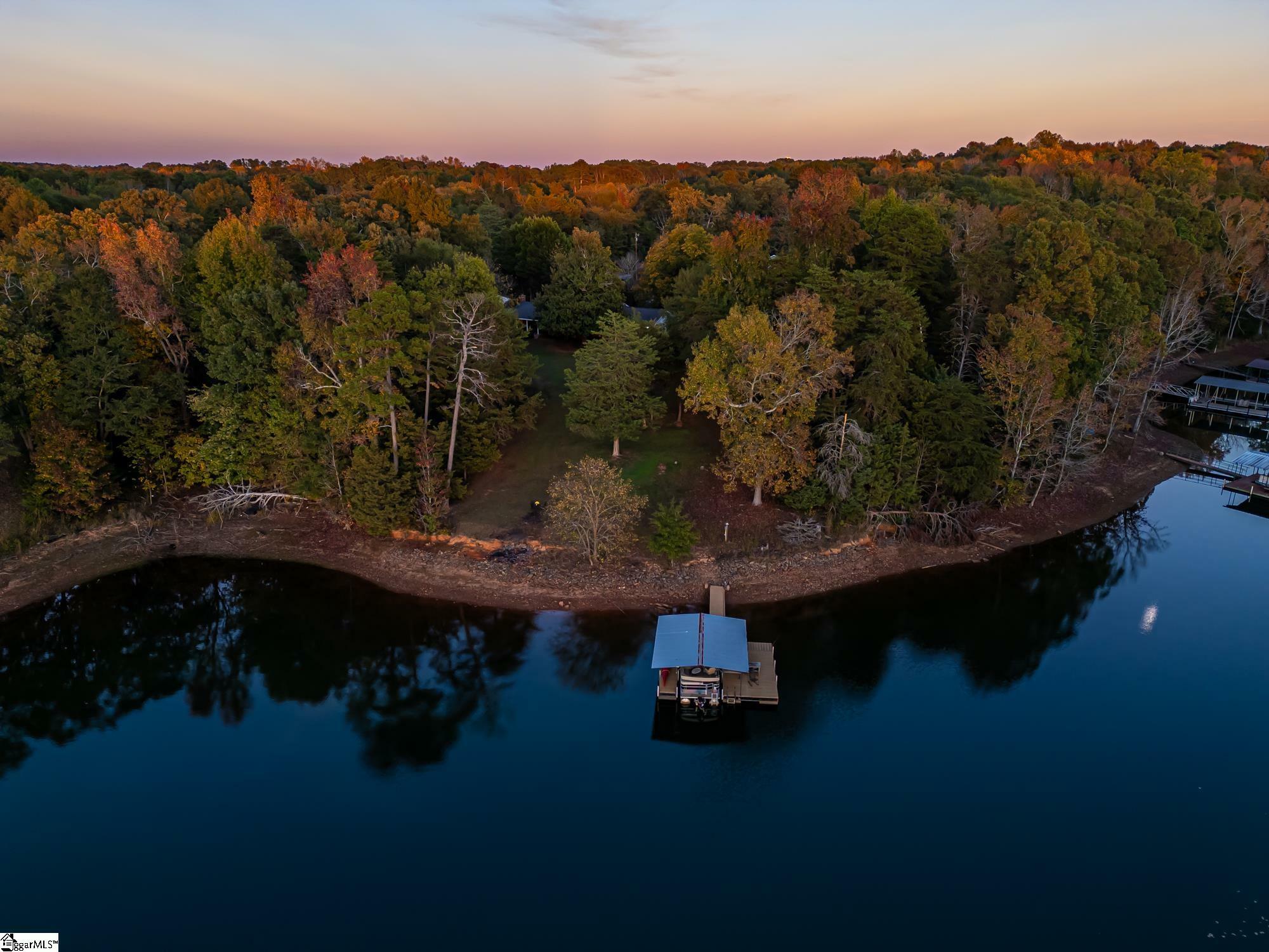 Property Photo:  215 Cedar Street  SC 29626 