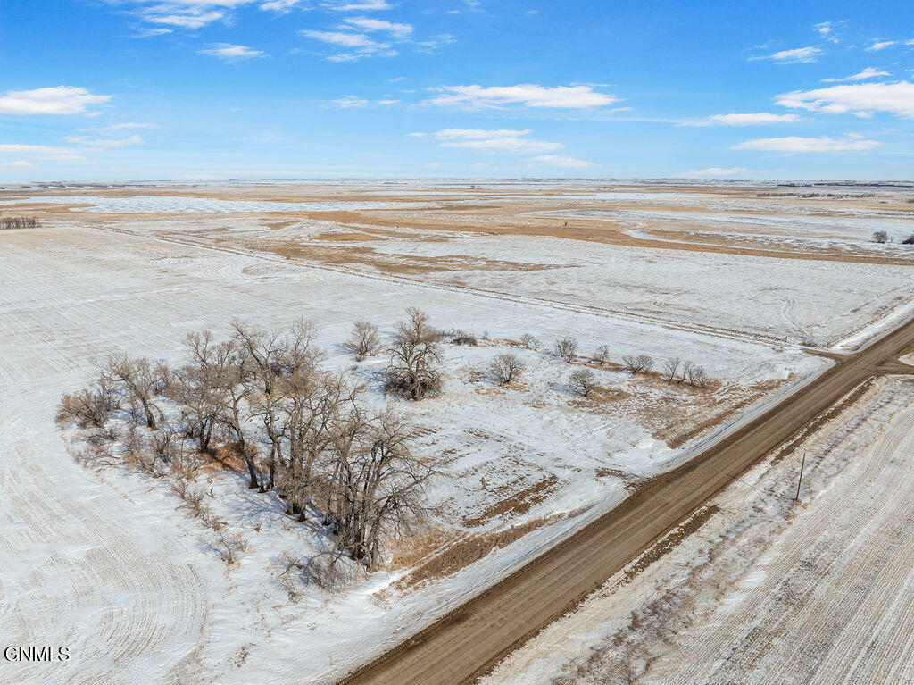 Property Photo:  2101 12th Street NW  ND 58575 