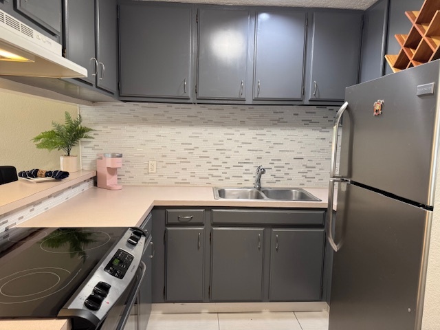 Property Photo: 75-5669 Kuakini Highway 2103 HI 96740