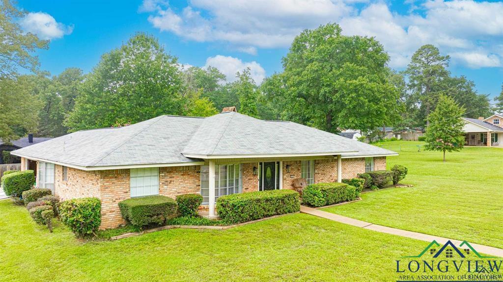 Property Photo: 401 N Sherwood TX 75693