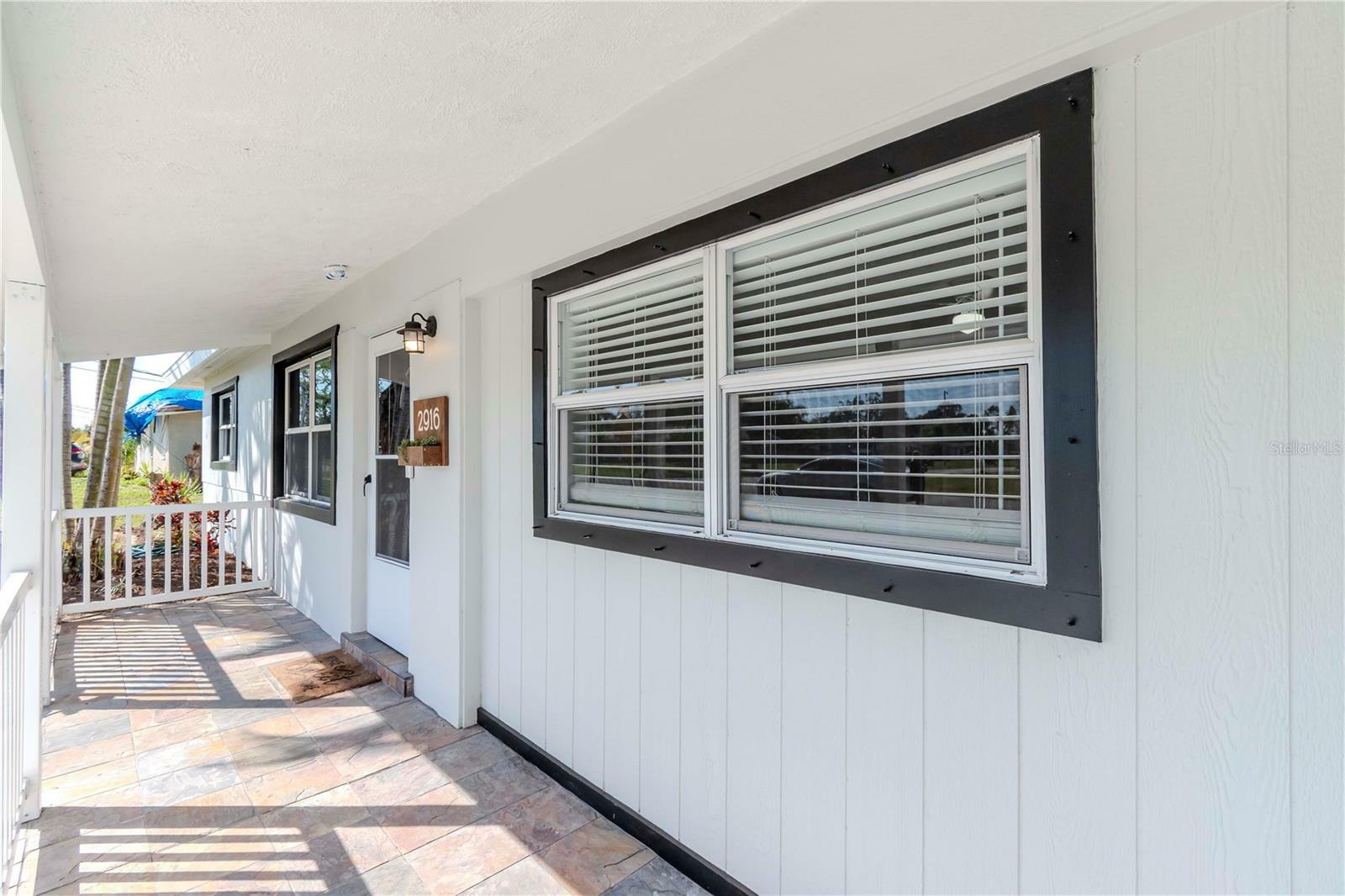 Property Photo:  2916 Cambridge Drive  FL 34232 