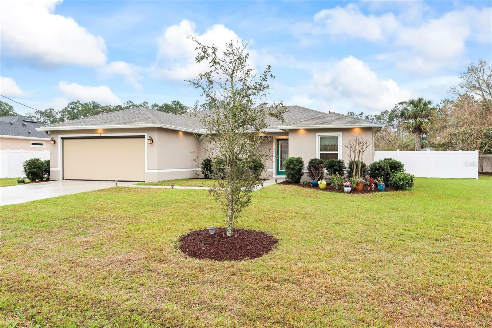 Property Photo:  8 Smoke Tree Place  FL 32164 