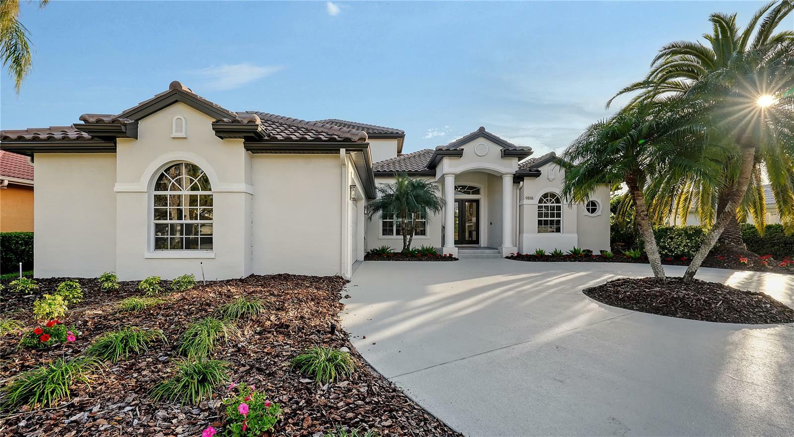 Property Photo:  9818 Old Hyde Park Place  FL 34202 