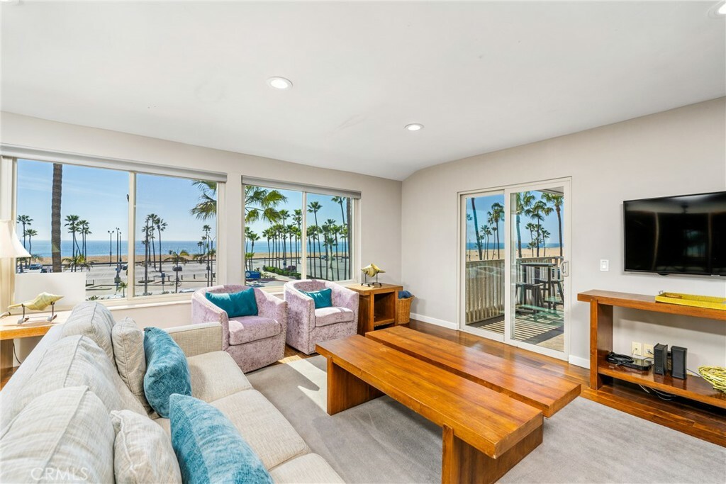 600 E Oceanfront 3G  Newport Beach CA 92661 photo