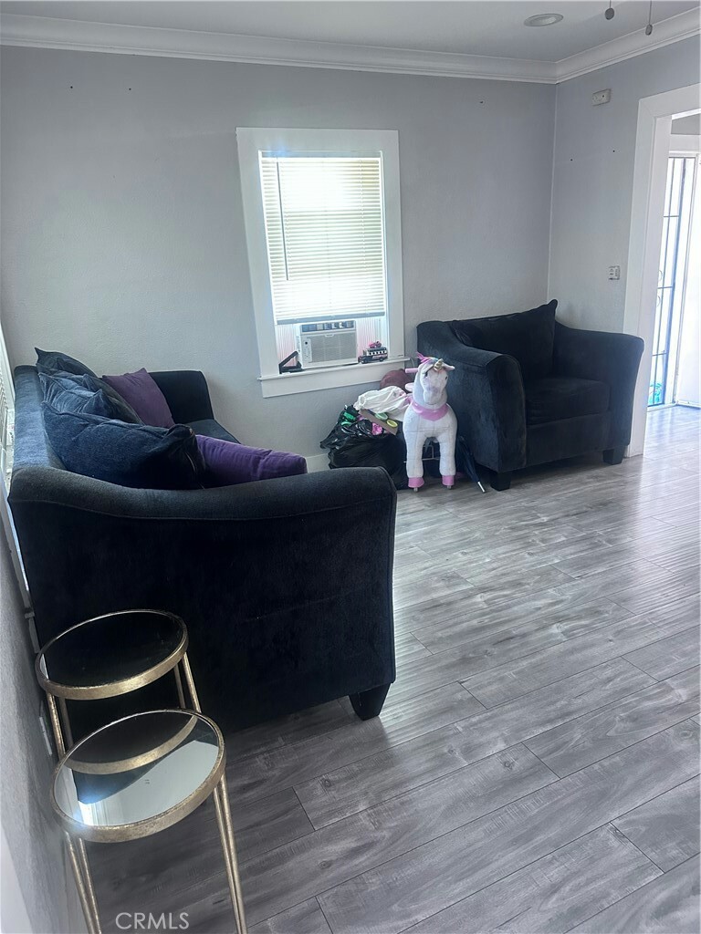 Property Photo:  434 W Cressey Street  CA 90222 