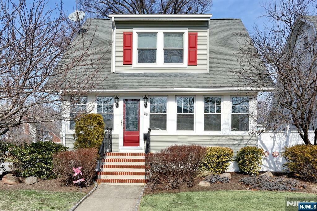 Property Photo:  88 Catalpa Avenue  NJ 07601 