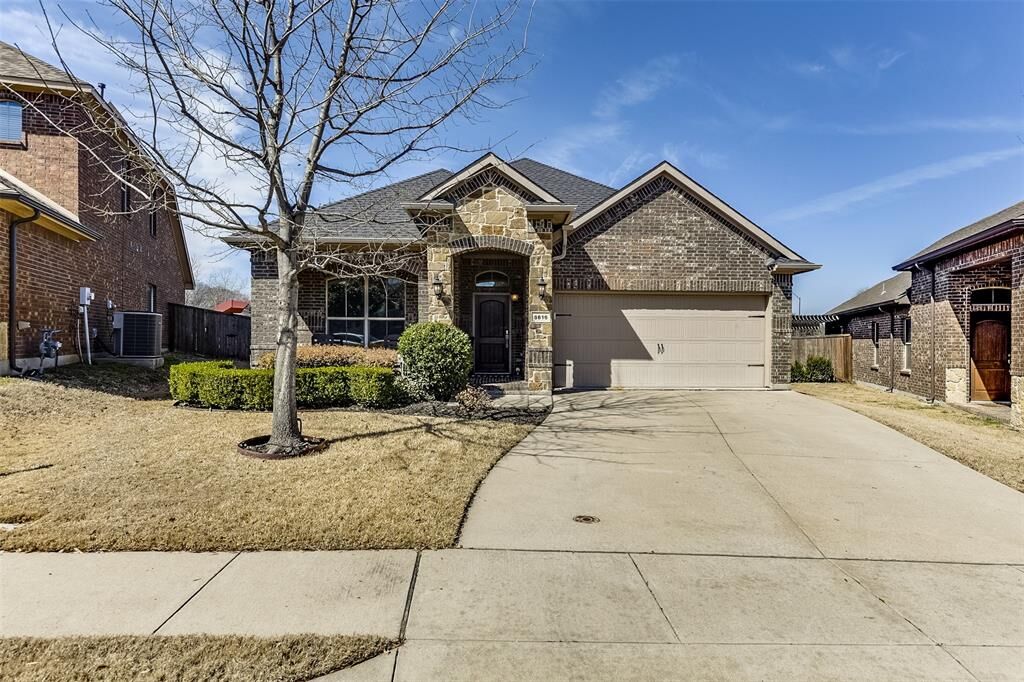 Property Photo: 3815 Weatherstone Drive TX 76137