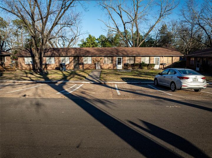 Property Photo: 1006 Plum Street TX 75494