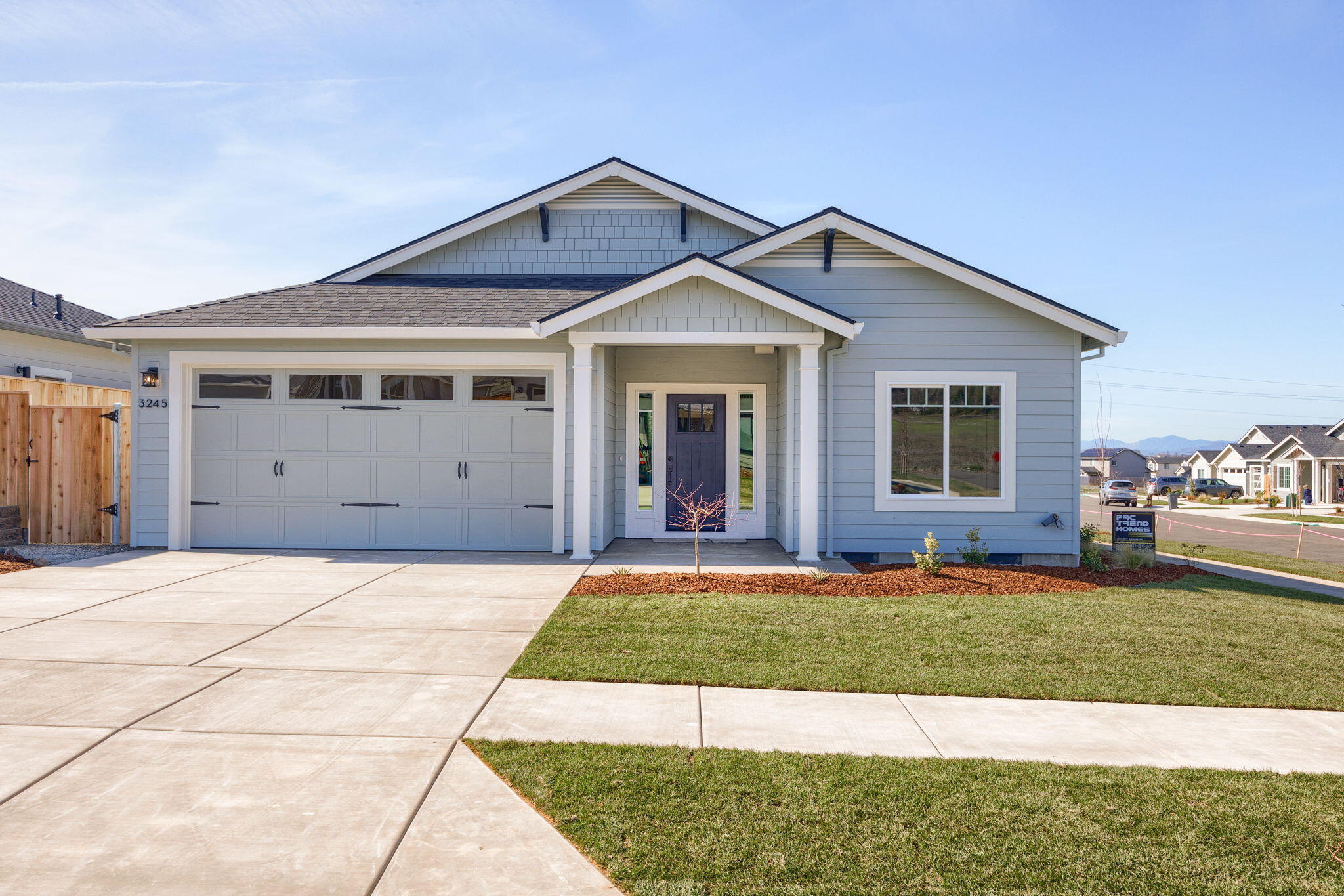 Property Photo: 3245 Garner Way OR 97504