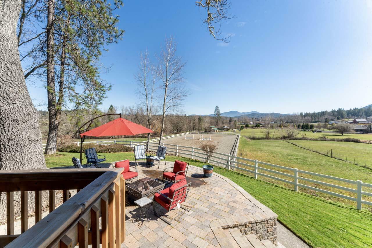 Property Photo: 3569 Amber Lane OR 97527