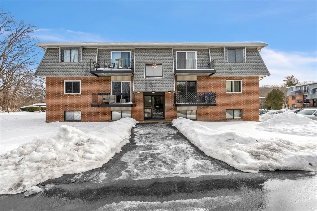 Property Photo:  176 Maple Ave 1-8  MA 01543 