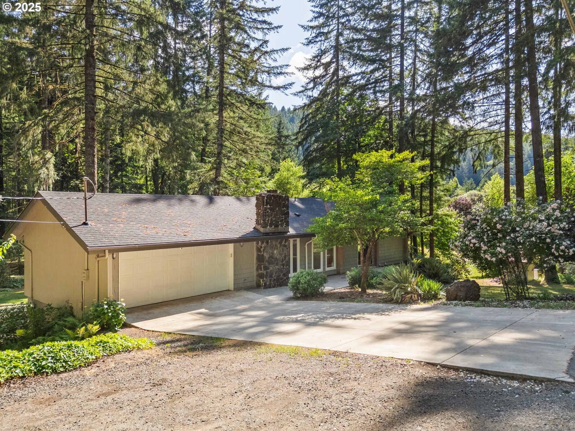 Property Photo: 22276 Vaughn Rd OR 97487