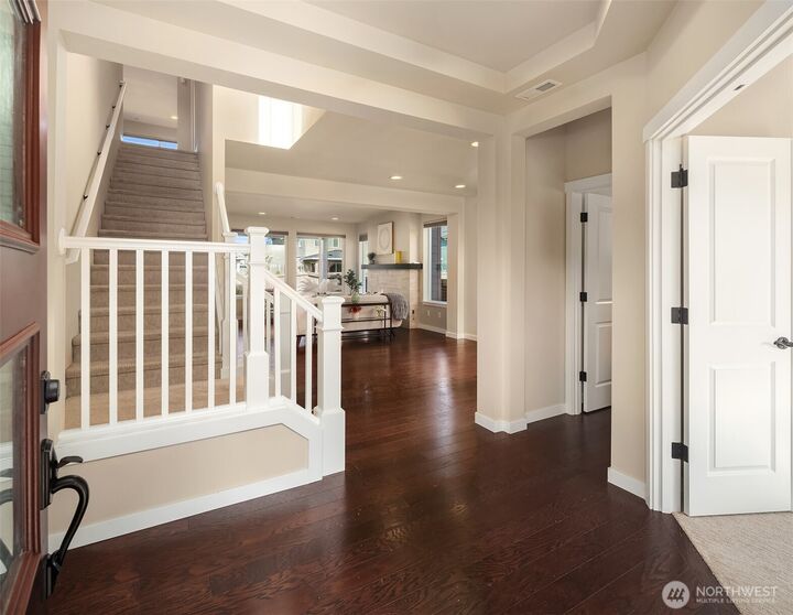 Property Photo:  346  Zemp Way NE  WA 98045 