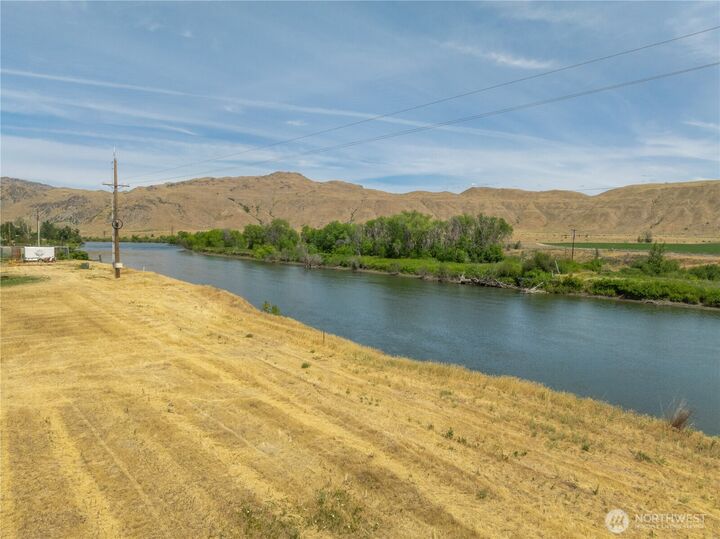 Property Photo:  624  Monse River Road  WA 98812 