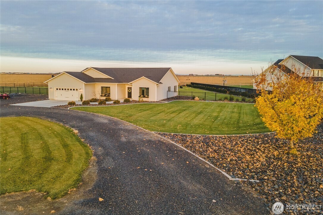 Property Photo: 467 SE Road M WA 98837