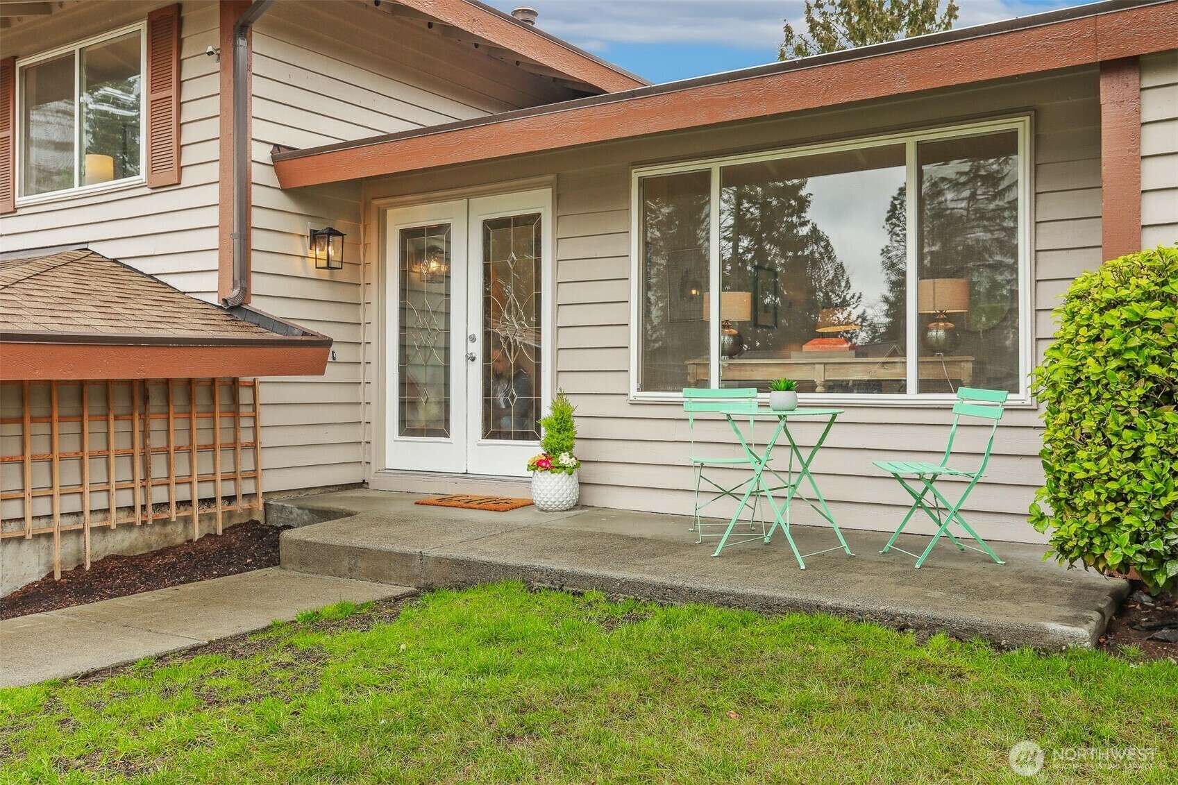 Property Photo: 2100 Dayton Drive SE WA 98055