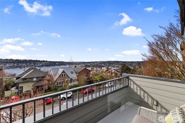 Property Photo: 2024 Broadway E WA 98102