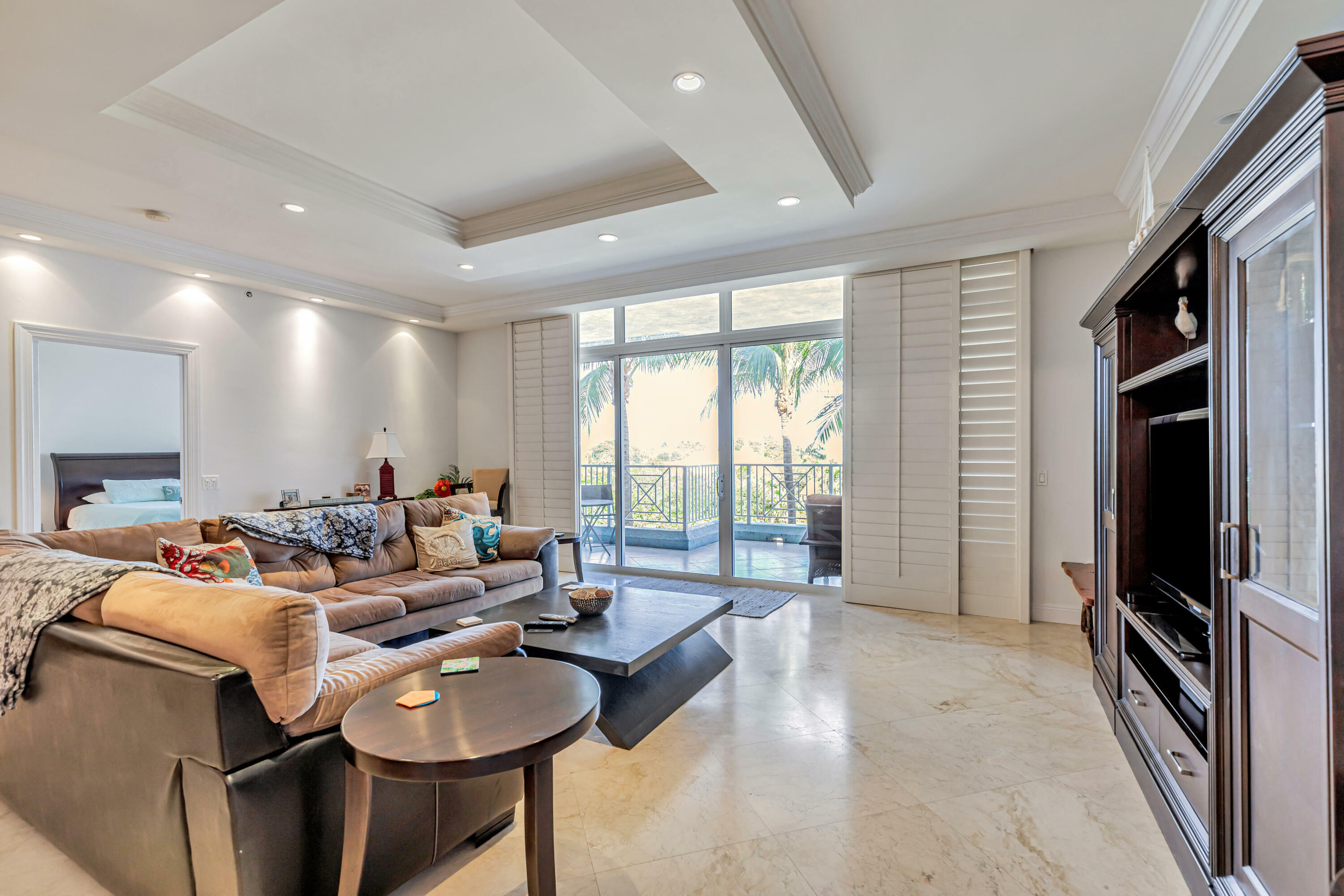 Property Photo: 701 SE 21st Avenue 302 FL 33441