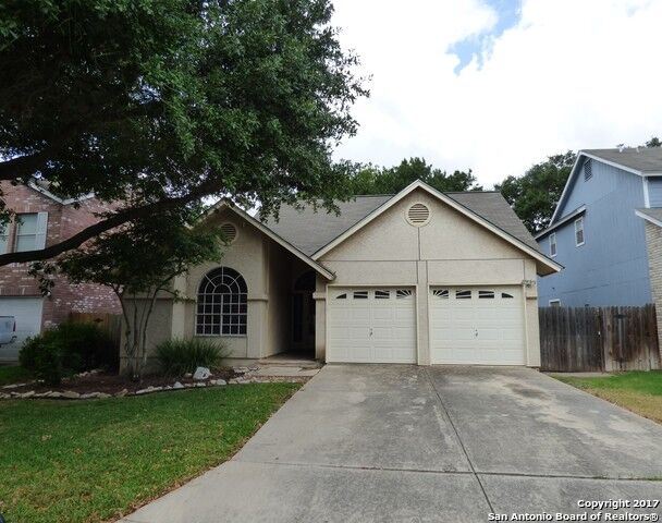 Property Photo: 2411 Facet Oak TX 78232